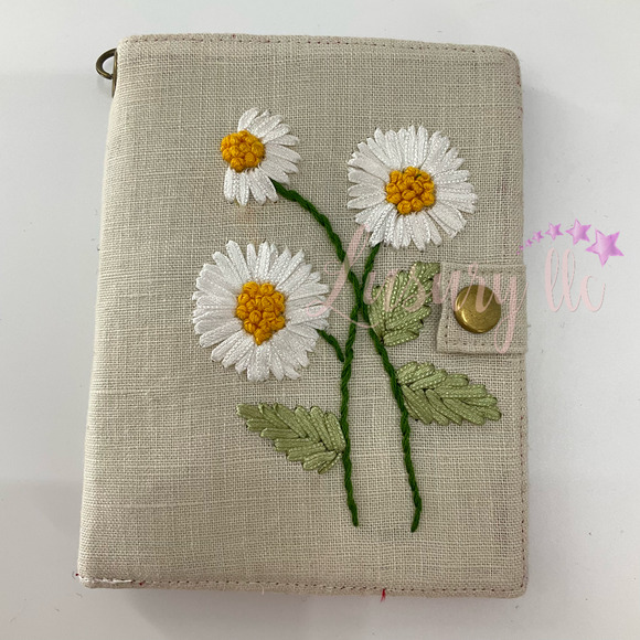 Daisy Embroidery Passport Wallet, Birthday Gift, Versatile Washable, White/Tan - Picture 1 of 13